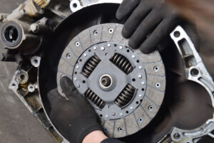 Read more about the article Tips To Know The Time For A Clutch Replacement