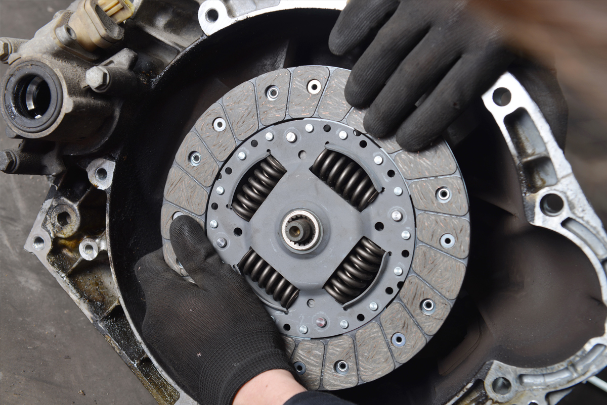 You are currently viewing Tips To Know The Time For A Clutch Replacement