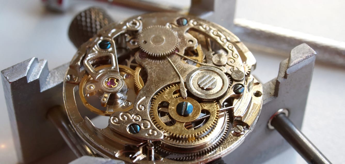 Read more about the article Importance Of Hiring Watch Repairs Experts