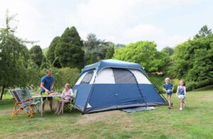Read more about the article Top Tips for Choosing Camping Equipment for Sale