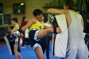 Read more about the article The Benefits of Visiting Kickboxing Schools for Professional Training