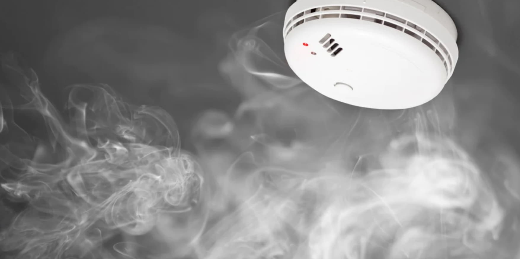 Read more about the article Why Should You Go For QLD Smoke Alarms?