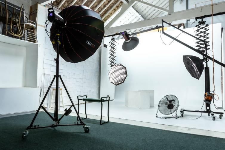 Read more about the article Exploring Studio Equipment Hire Options