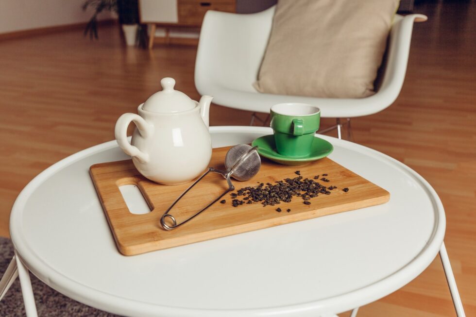 Read more about the article Making Oak Coffee Tables Work: Styling That Feels Effortless (But Isn’t)