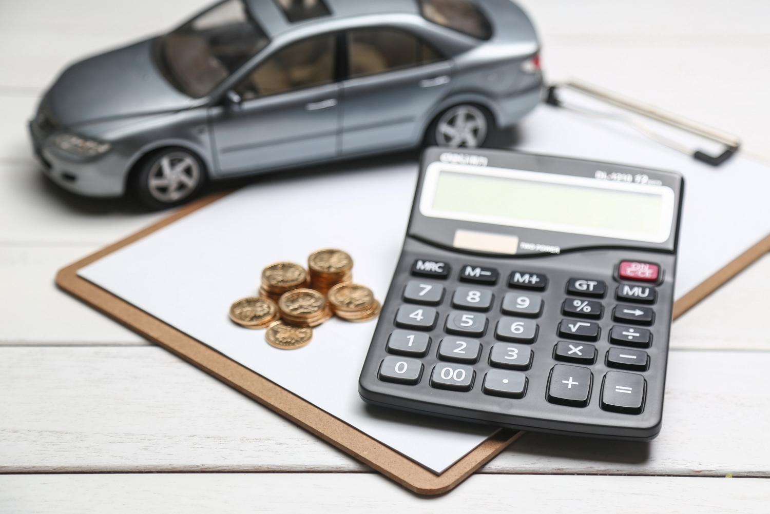Read more about the article Navigating Electric Car Loans: Key Factors to Consider Before Financing